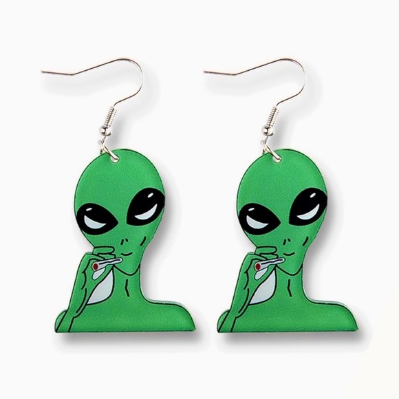 Green Alien Smoking Earrings – Funny Weirdcore Space Halloween Jewelry - Picture 1 of 11